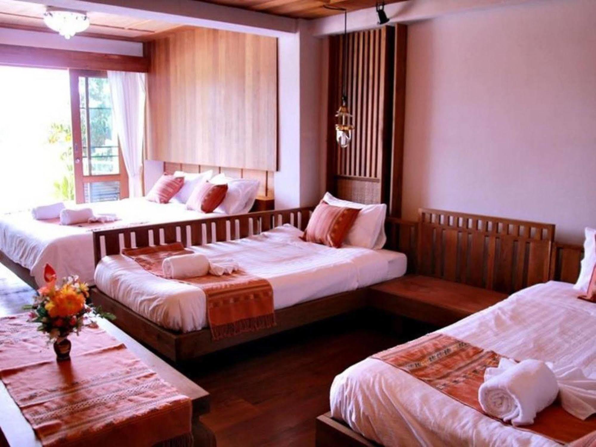 River Bank Resort Meszariang Kültér fotó