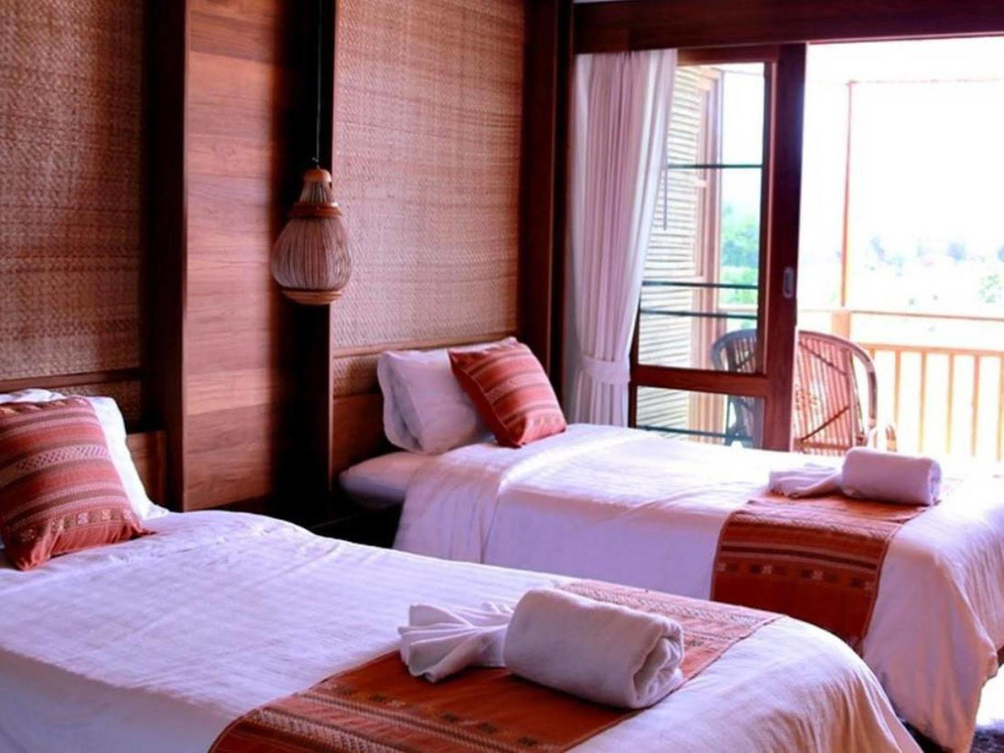 River Bank Resort Meszariang Kültér fotó