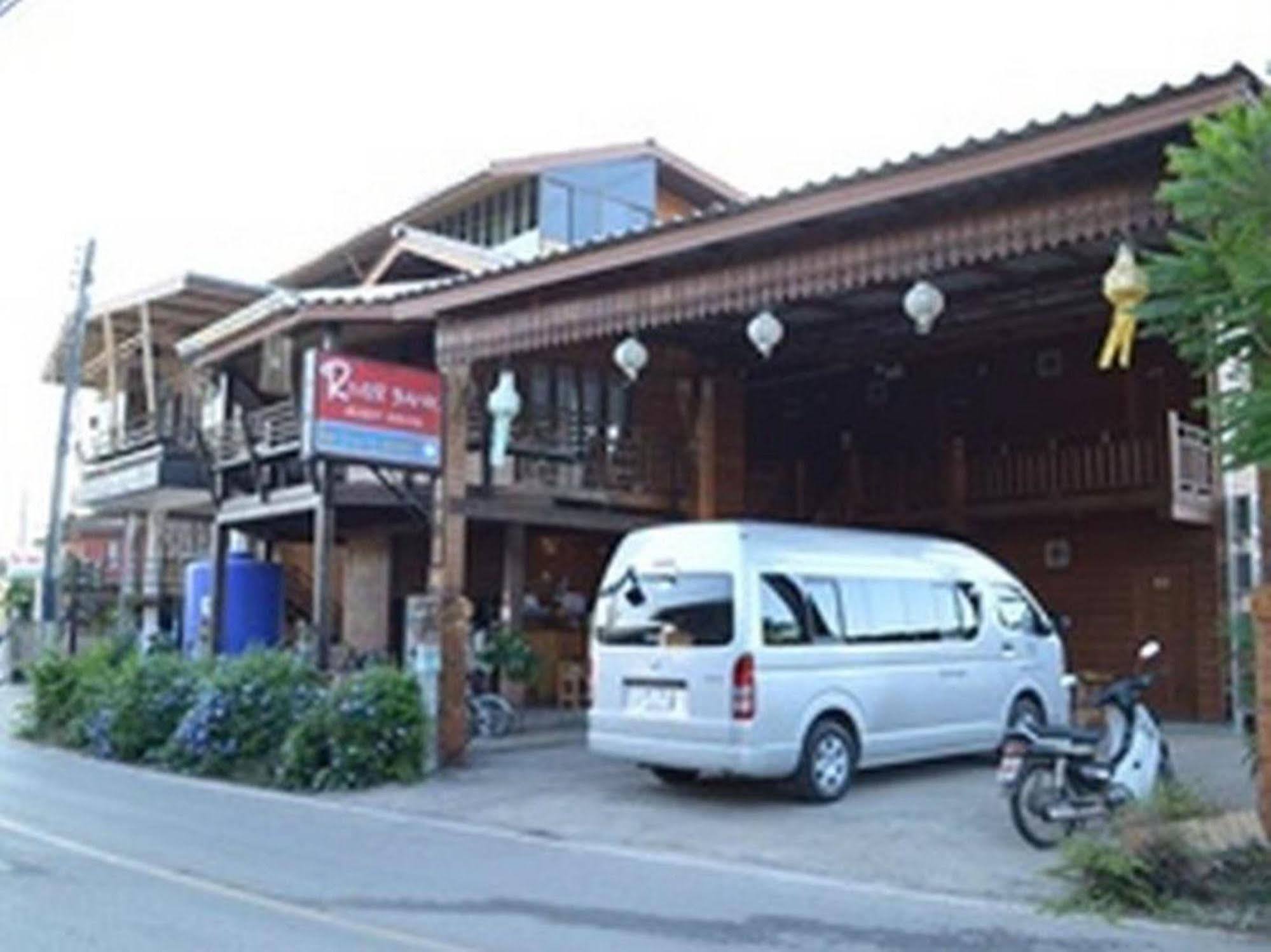 River Bank Resort Meszariang Kültér fotó