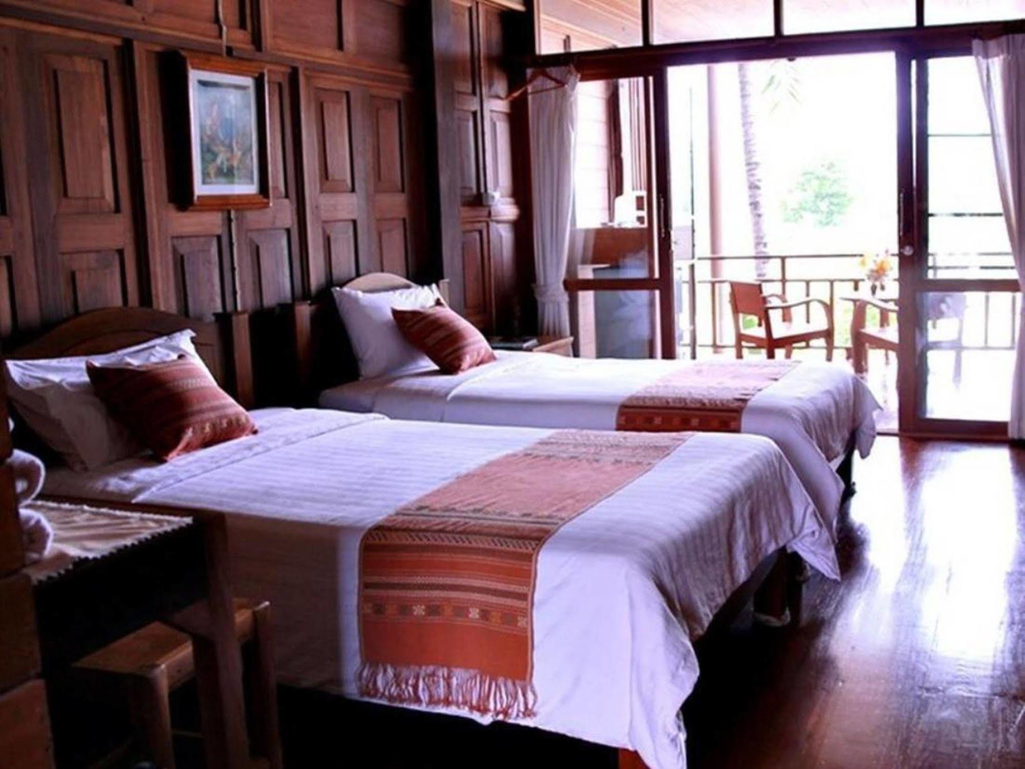 River Bank Resort Meszariang Kültér fotó